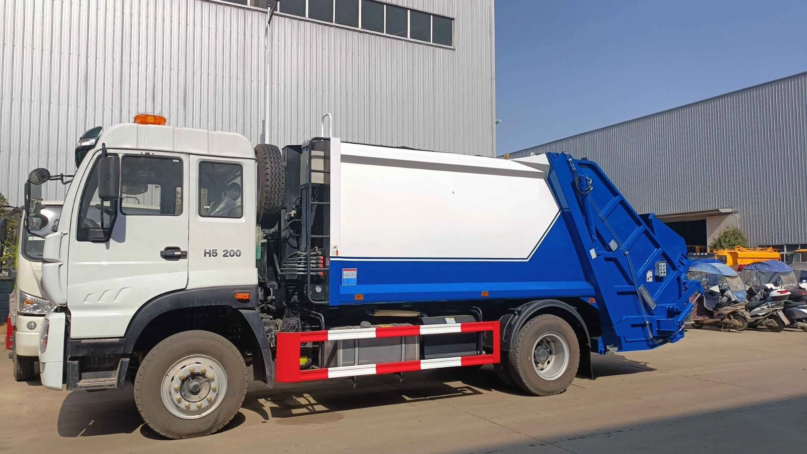 Municipal Waste Transfer Truck (4).jpg Municipal Waste Transfer Truck (4).jpg