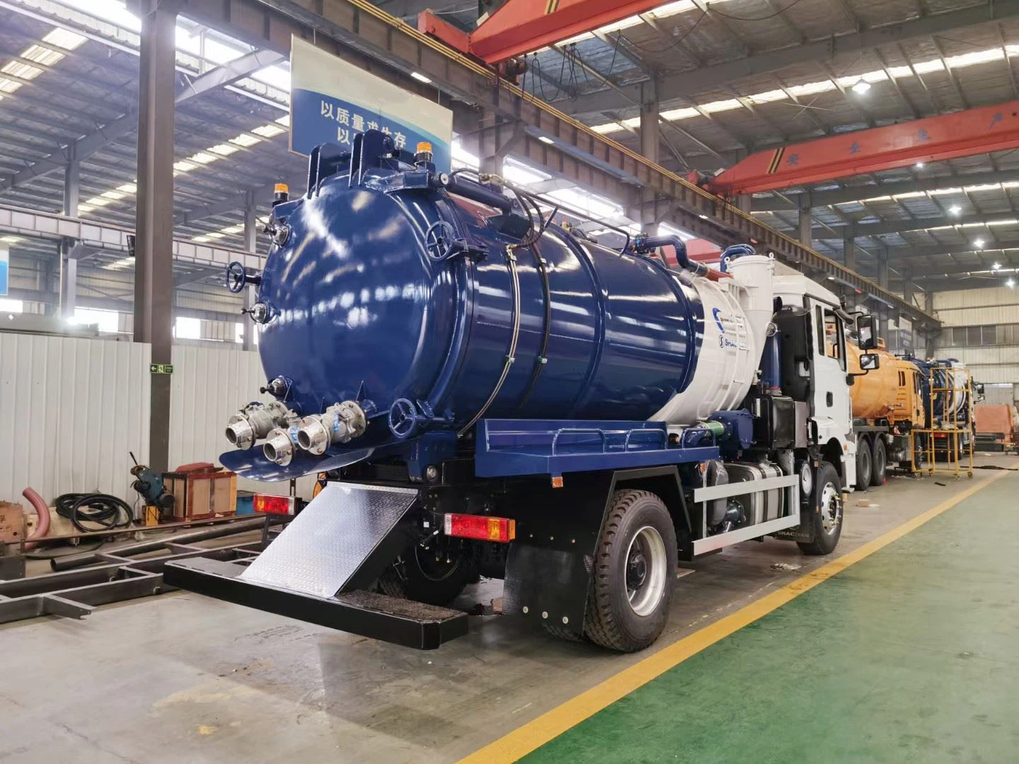 product-400-300 SHACMAN Mounted Sewage Tank Pump Truck (2)